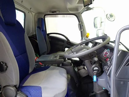 フォワード 2.3t 標準ベッドレス タダノ4段クレーン付 210ps