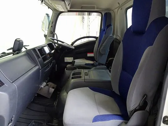 フォワード 2.3t 標準ベッドレス タダノ4段クレーン付 210ps