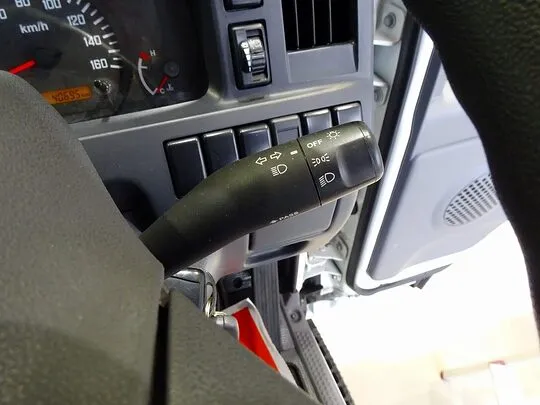 エルフ 1.5t FFL Wタイヤ 平ボデー