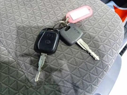 エルフ 1.5t FFL Wタイヤ 平ボデー