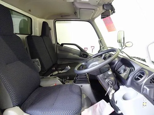 デュトロ 3.45t FJL ワイド超ロング アルミウイング 未使用車