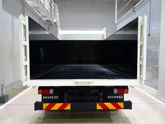 レンジャー 3.2t 標準ベッド付 深ダンプ 210ps