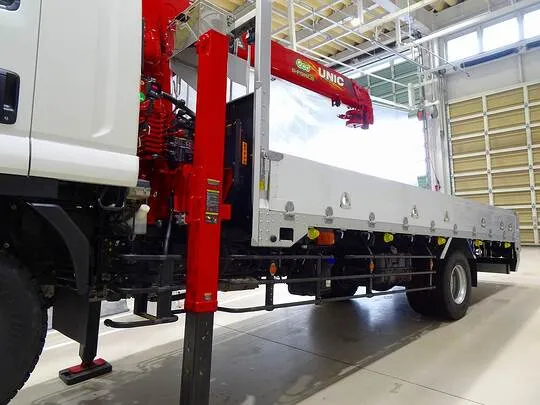 フォワード 4.7t 増トン 標準ベッド付 ユニック4段セルフクレーン付 ps