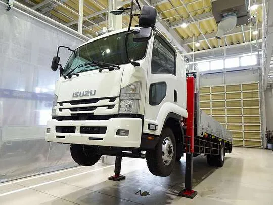 フォワード 4.7t 増トン 標準ベッド付 ユニック4段セルフクレーン付 ps