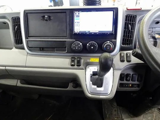 キャンター 1.95t 4WD 全低床 標準 アルミバン