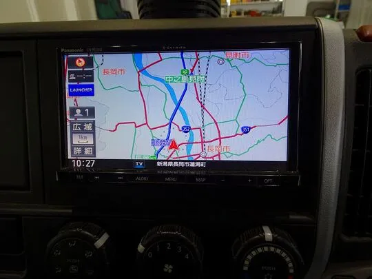 キャンター 1.95t 4WD 全低床 標準 アルミバン