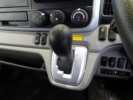 キャンター 1.95t 4WD 全低床 標準 アルミバン