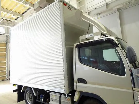 キャンター 1.95t 4WD 全低床 標準 アルミバン