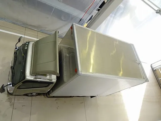 キャンター 1.95t 4WD 全低床 標準 アルミバン