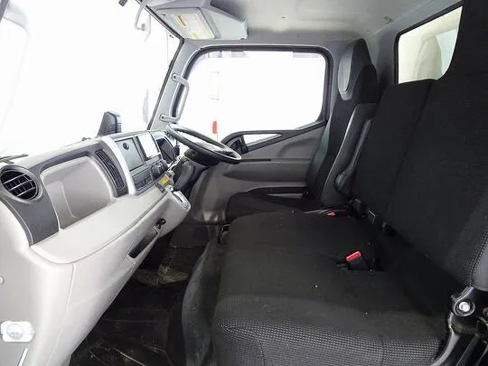 キャンター 1.95t 4WD 全低床 標準 アルミバン