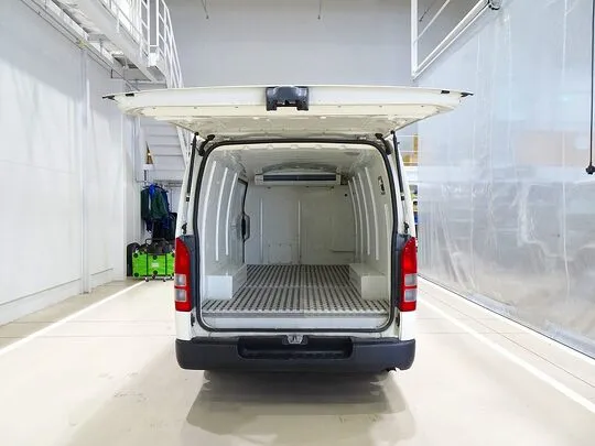 レジアスエースバン DX 1t 4WD 2人乗り 4ドア 中温冷凍車