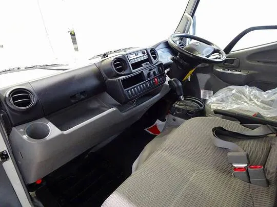 デュトロ 2t FJL 標準セミロング パネルバン 総重量5t未満