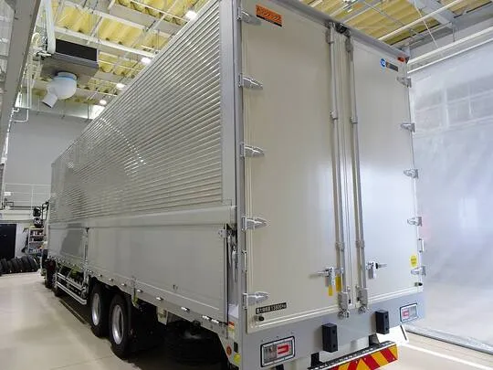 プロフィア 13.8t 4軸 アルミウイング リアエアサス 380ps