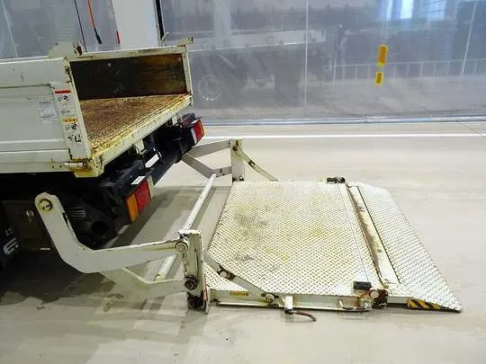 エルフ 1.75t 4WD FFL 標準 Wキャブ/2段折れ式アーム式PG付 総重量5t未満