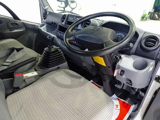 デュトロ 2t 4WD FJL 標準 平ボデー