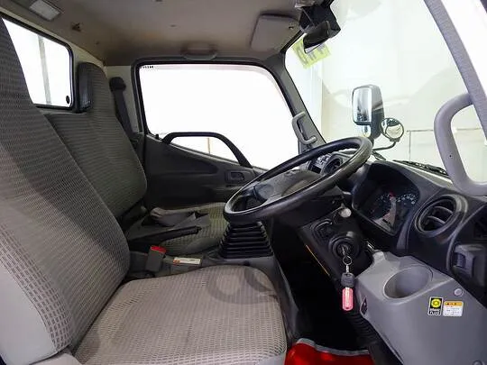 デュトロ 2t 4WD FJL 標準 平ボデー