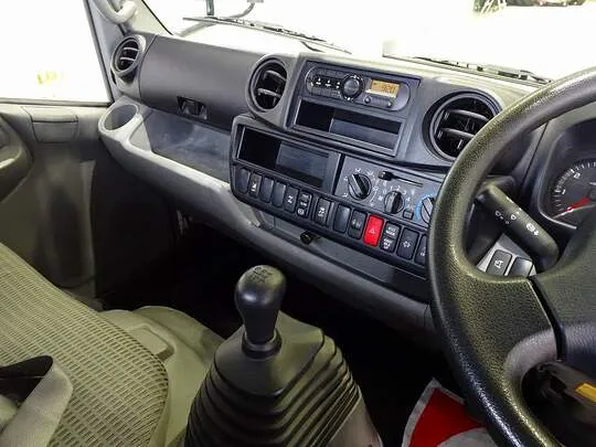 デュトロ 2t 4WD FJL 標準 平ボデー