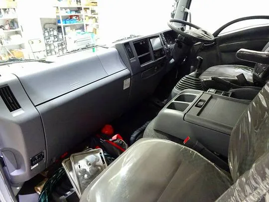 フォワード 2.85t ワイドベッド付 アルミウイング リアエアサス 240ps