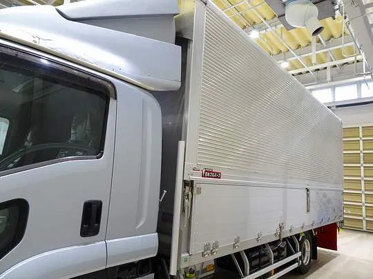 フォワード 2.85t ワイドベッド付 アルミウイング リアエアサス 240ps