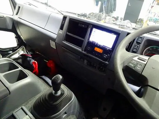 フォワード 2.85t ワイドベッド付 アルミウイング リアエアサス 240ps