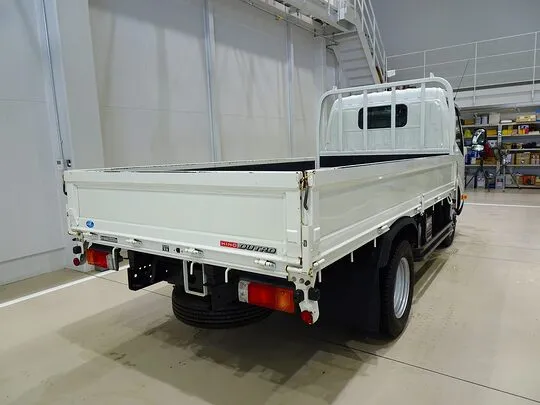 デュトロ 2t 4WD FJL 標準セミロング 平ボデー