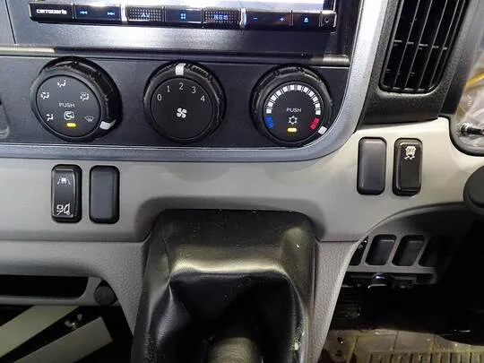 キャンター 2t 全低床 標準 平ボデー