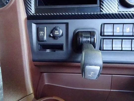 プロフィア 13.8t 4軸 アルミウイング リアエアサス 380ps 未使用車