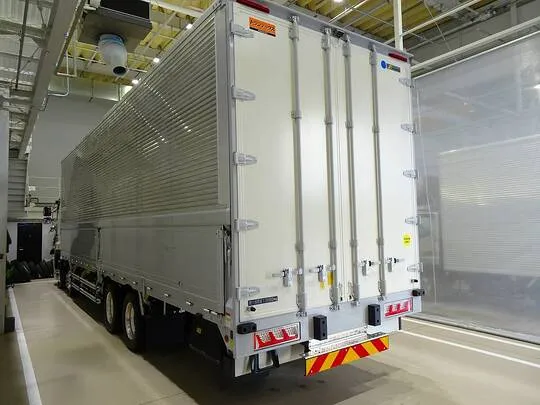 プロフィア 13.8t 4軸 アルミウイング リアエアサス 380ps 未使用車