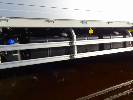 プロフィア 13.8t 4軸 アルミウイング リアエアサス 380ps 未使用車