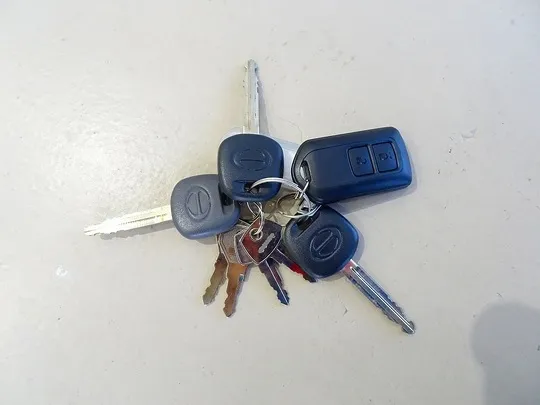 プロフィア 13.8t 4軸 アルミウイング リアエアサス 380ps 未使用車