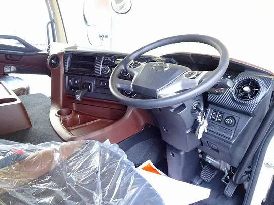 プロフィア 13.8t 4軸 アルミウイング リアエアサス 380ps 未使用車