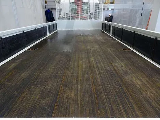 フォワード 2.4t 標準ベッド付 ユニック4段クレーン付 210ps