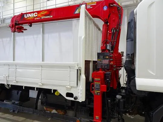 フォワード 2.4t 標準ベッド付 ユニック4段クレーン付 210ps