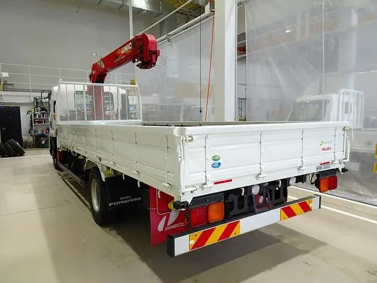 フォワード 2.4t 標準ベッド付 ユニック4段クレーン付 210ps