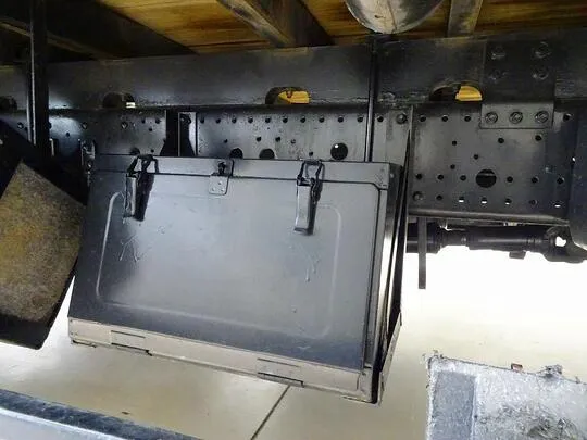 フォワード 2.4t 標準ベッド付 ユニック4段クレーン付 210ps