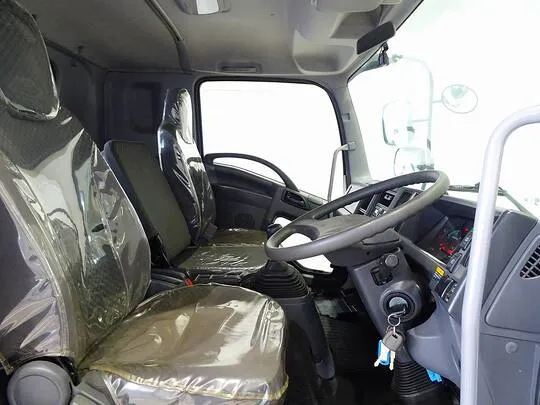 フォワード 2.4t 標準ベッド付 ユニック4段クレーン付 210ps