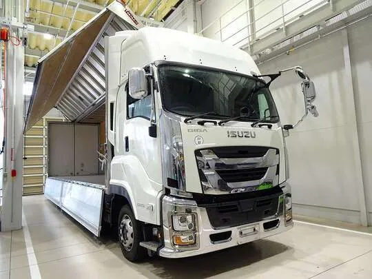 ギガ 13.7t 4軸 アルミウイング リアエアサス 380ps