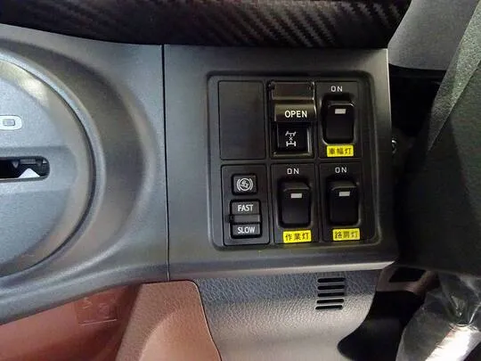 レンジャー 5.8t 増トン 4WD 標準ベッド付 平ボデー 240ps 未使用車