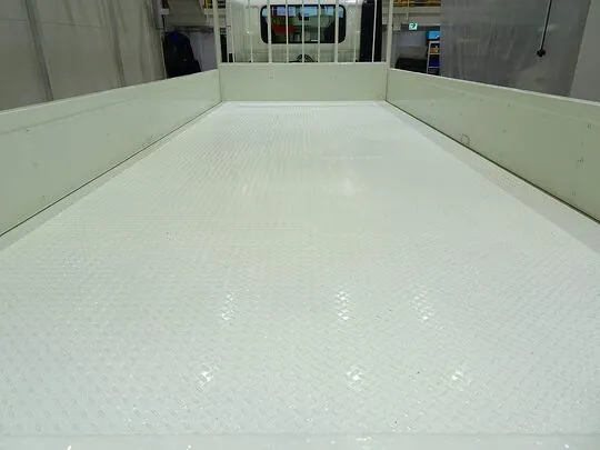 レンジャー 5.8t 増トン 4WD 標準ベッド付 平ボデー 240ps 未使用車