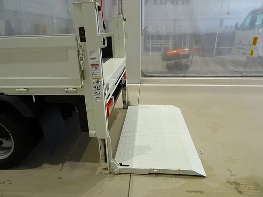 デュトロ 2t 4WD FJL 標準 垂直P/G付