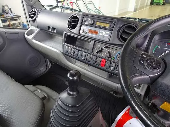 デュトロ 2t 4WD FJL 標準 垂直P/G付