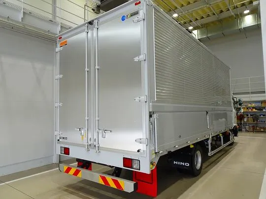 レンジャー 2.85t ワイドベッド付 アルミウイング 240ps