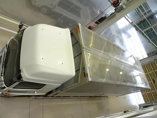 レンジャー 2.85t ワイドベッド付 アルミウイング 240ps