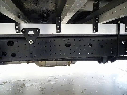 レンジャー 2.85t ワイドベッド付 アルミウイング 240ps