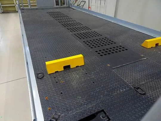 エルフ 2.95t FFL ワイド超ロング キャリアカー(車載)