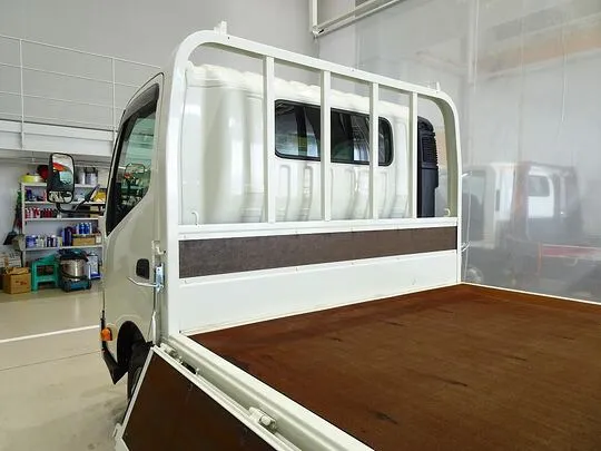 デュトロ 4.65t 高床 ワイド超ロング 平ボデー 未使用車