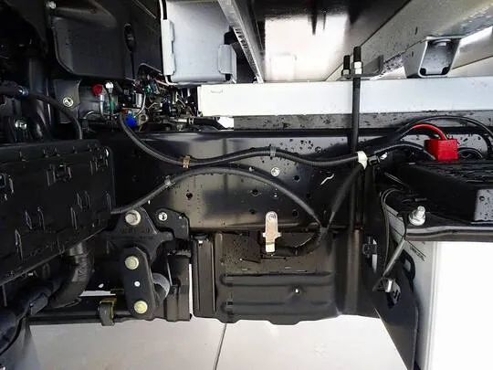 デュトロ 4.65t 高床 ワイド超ロング 平ボデー 未使用車