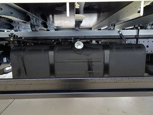 デュトロ 4.65t 高床 ワイド超ロング 平ボデー 未使用車