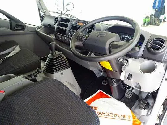 デュトロ 4.65t 高床 ワイド超ロング 平ボデー 未使用車