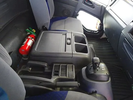 【年次点検済】フォワード 2.3t 標準ベッドレス タダノ4段クレーン付 210ps